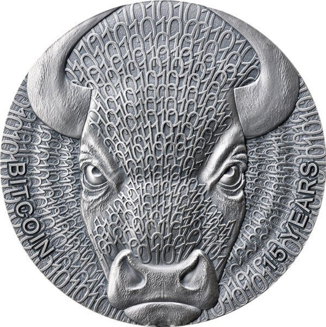 đ Binary Bull â 1000 Satoshi 2024
2 oz Silver .999 ⢠Antique Finish ⢠Højrelief ⢠15 Years Bitcoin Anniversary ⢠1000 stk