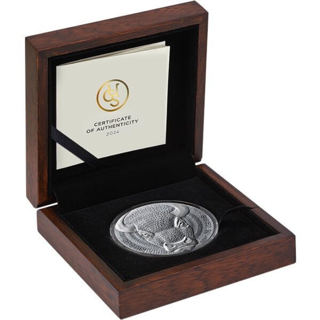 đ Binary Bull â 1000 Satoshi 2024
2 oz Silver .999 ⢠Antique Finish ⢠Højrelief ⢠15 Years Bitcoin Anniversary ⢠1000 stk - Billede 7